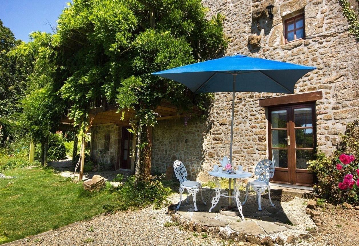 Les Quatre Siecles Bed and Breakfast Herce Exterior foto